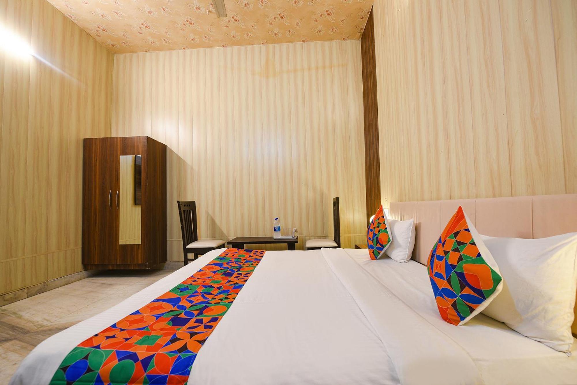 Fabhotel The Grand Palace Фаридабад Екстериор снимка