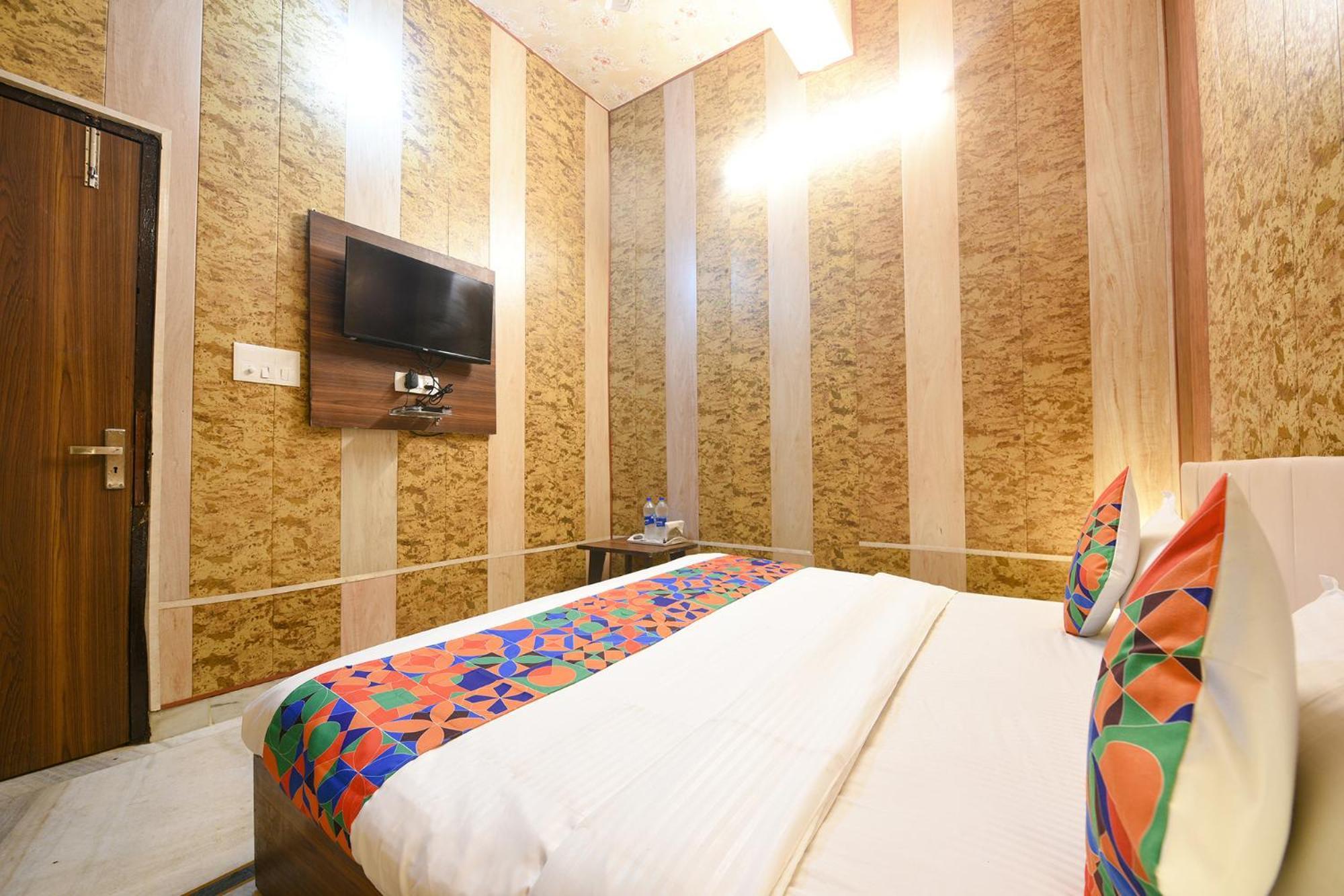 Fabhotel The Grand Palace Фаридабад Екстериор снимка