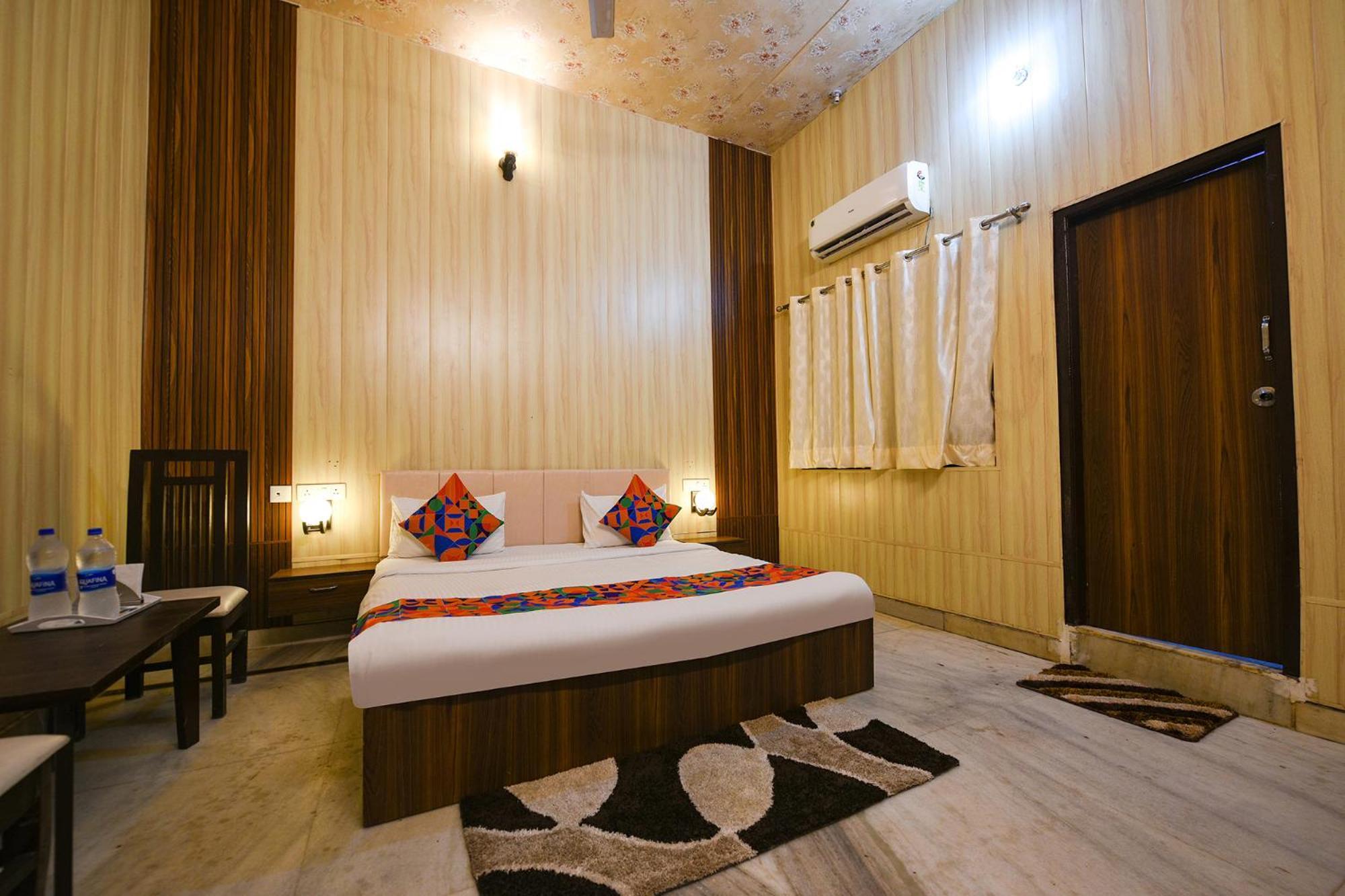 Fabhotel The Grand Palace Фаридабад Екстериор снимка